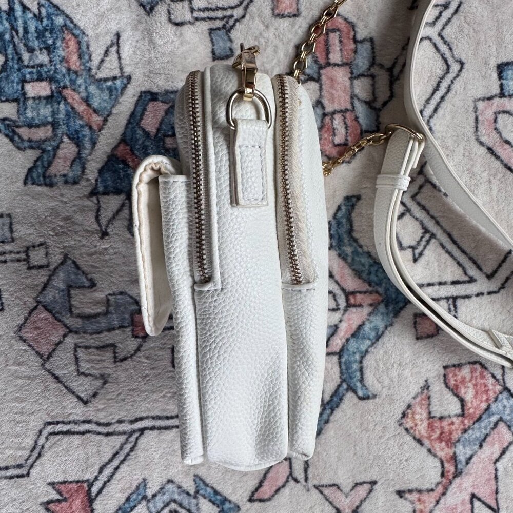House of Harlow 1960 Luxe Crossbody Bag - White Pebbled w/ Gold Chains - Picture 6 of 7